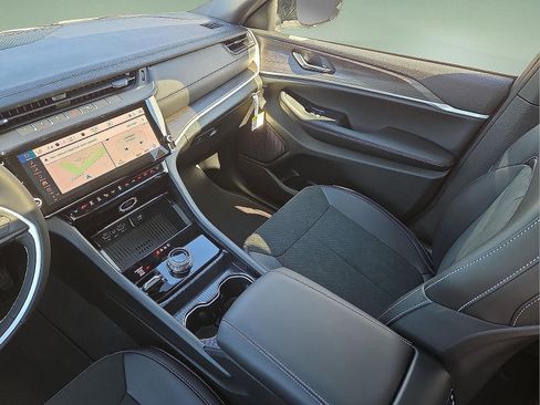 New 2026 Jeep Grand Cherokee L 4WD image 13
