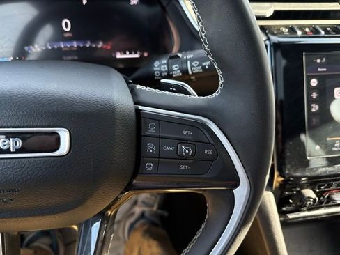 Used 2023 Jeep Grand Cherokee Altitude image 26