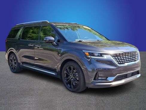 Used 2023 Kia Carnival SX FWD image 3