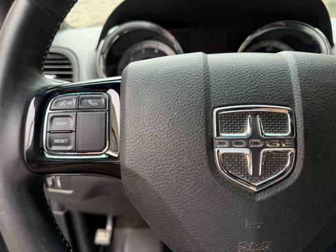 Used 2017 Dodge Grand Caravan SE FWD image 18