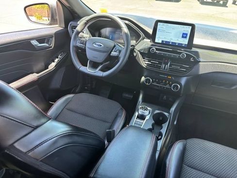 Used 2025 Ford Escape ST-Line Select AWD/4WD image 14