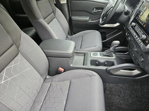 Used 2026 Nissan Frontier SV w/ Tow Package image 10