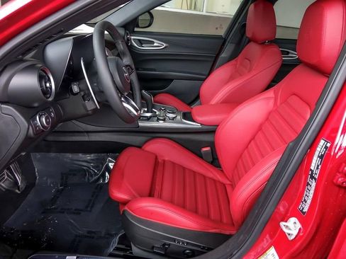 New 2025 Alfa Romeo Giulia AWD w/ Driving Assist Package image 9