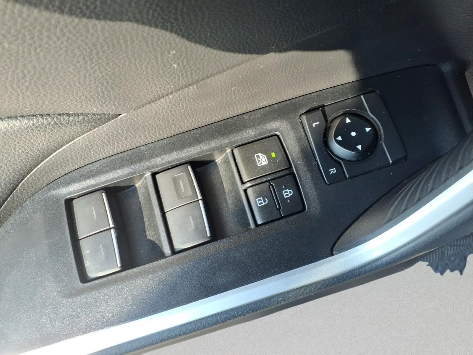 Used 2024 Toyota RAV4 XLE FWD image 17