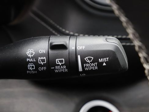 New 2025 Jeep Grand Cherokee Limited image 35