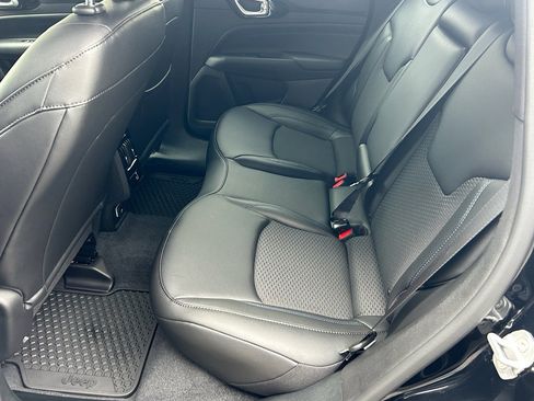 New 2026 Jeep Compass Latitude image 26