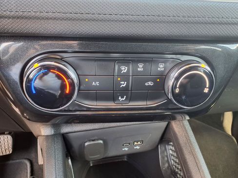 Used 2025 Chevrolet TrailBlazer LT AWD/4WD image 14