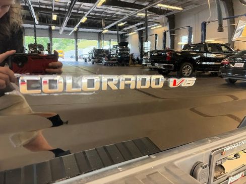 Used 2020 Chevrolet Colorado W/T w/ Custom Special Edition RWD image 16