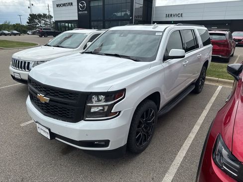 Used 2019 Chevrolet Suburban LT AWD/4WD image 2