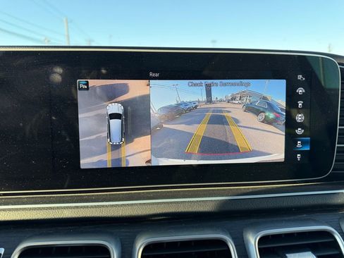 Used 2022 Mercedes-Benz GLS 450 4MATIC image 25