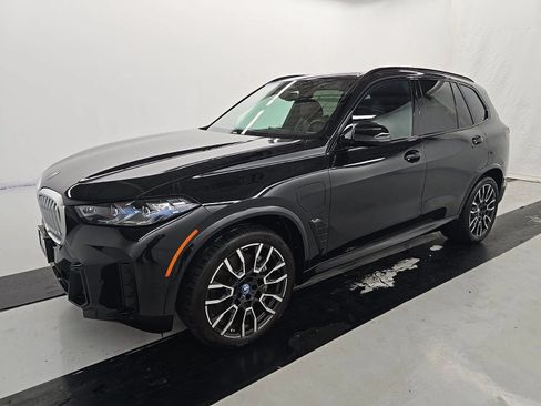 Used 2025 BMW X5 xDrive50e w/ M Sport Package AWD/4WD image 3