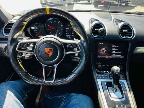 Used 2018 Porsche 718 Cayman RWD image 10