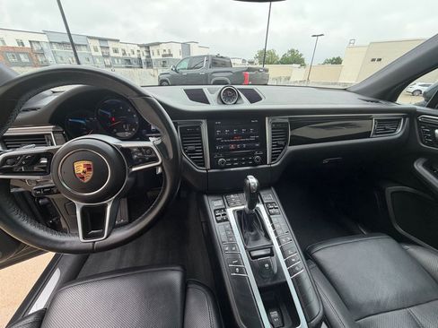 Used 2017 Porsche Macan AWD/4WD image 10