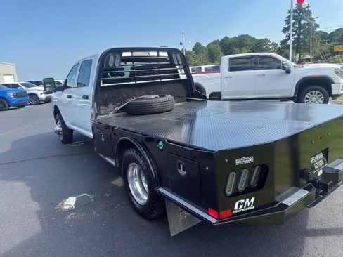 Used 2025 RAM 3500 Tradesman w/ Chrome Appearance Group AWD/4WD image 9