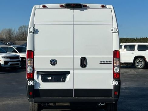 New 2026 RAM ProMaster 2500 FWD image 36