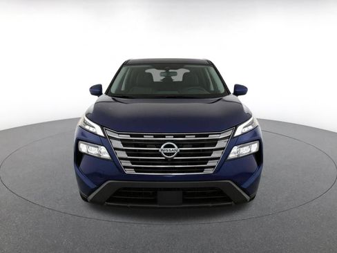 Used 2025 Nissan Rogue SV FWD image 2