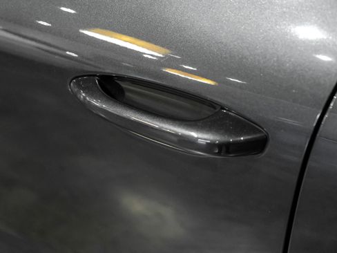 Used 2017 Porsche Macan image 43