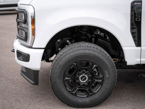 Used 2025 Ford F250 XL w/ STX Appearance Package image 10