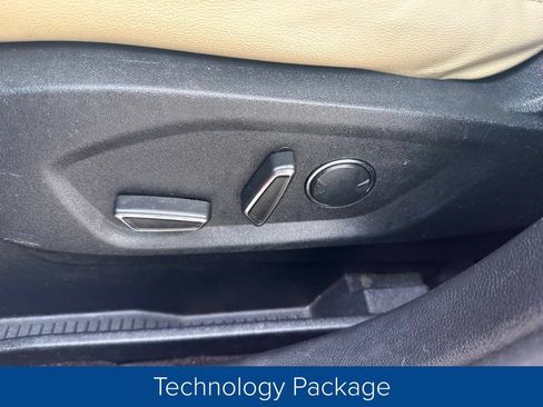 Used 2016 Ford Edge SEL w/ Equipment Group 201A FWD image 10