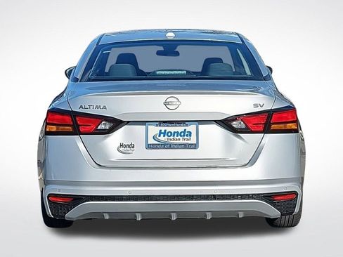 Used 2024 Nissan Altima 2.5 SV image 7