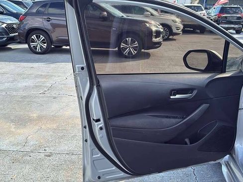 Used 2021 Toyota Corolla LE FWD image 5