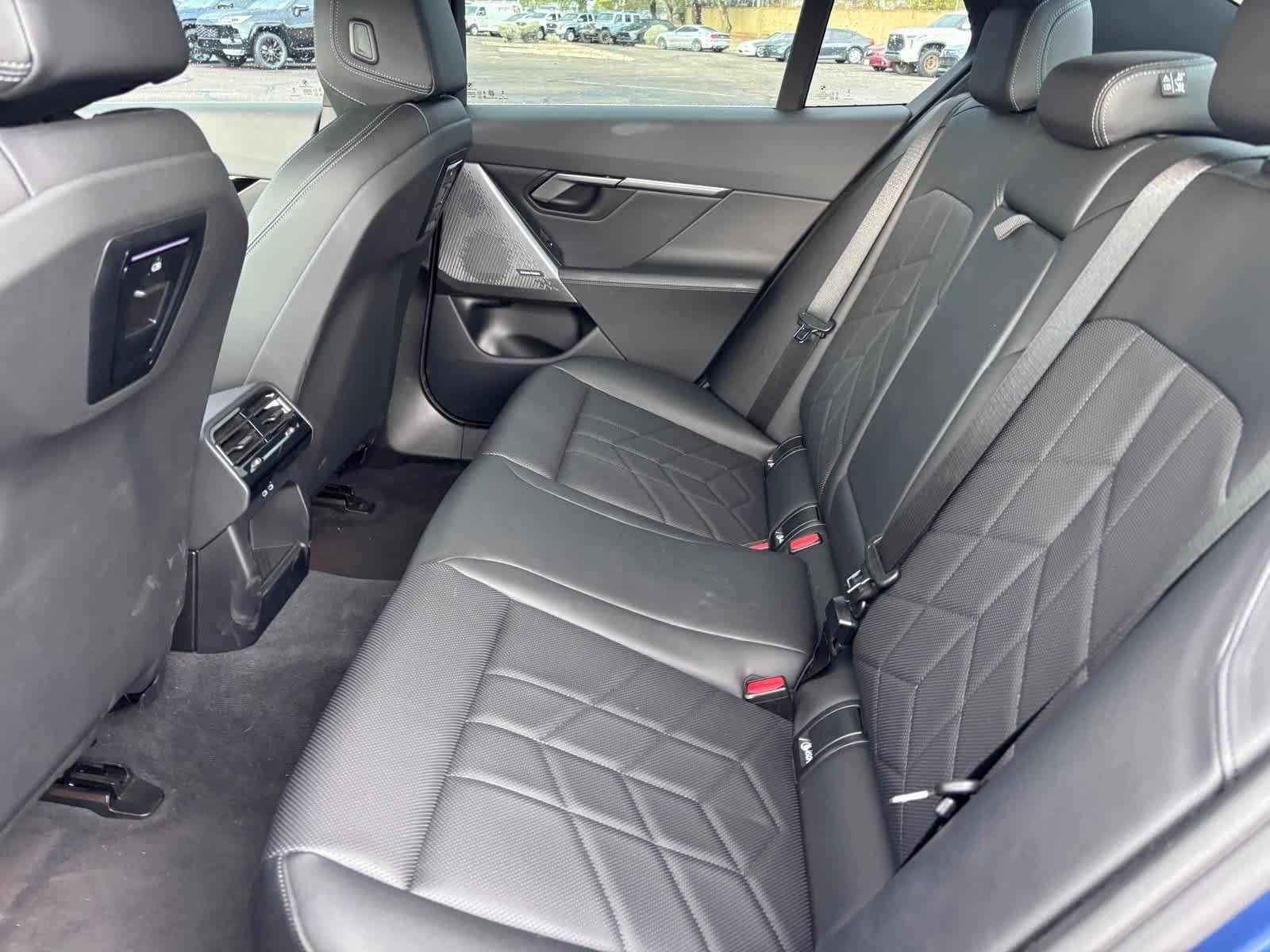 Used 2025 BMW 530i RWD image 11