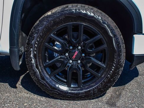 Used 2025 GMC Sierra 1500 Elevation image 7