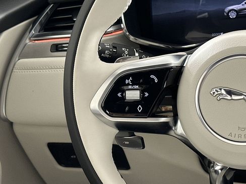 Used 2026 Jaguar F-PACE R-Dynamic S image 14