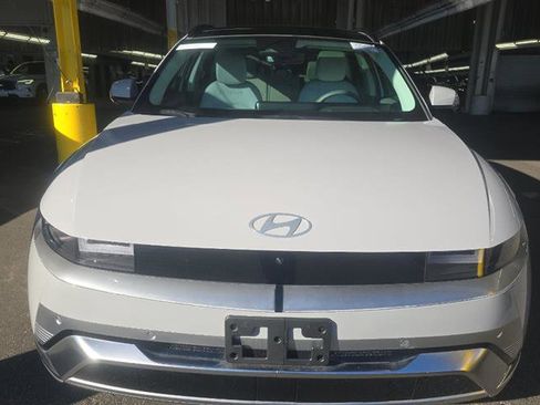 Used 2025 Hyundai Ioniq 5 Limited image 2