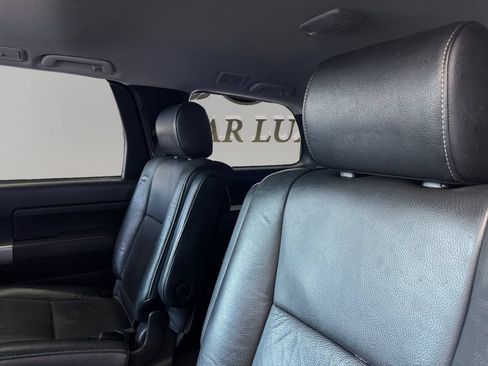 Used 2018 Toyota Sequoia TRD Sport AWD/4WD image 13