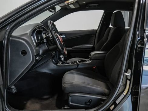 Used 2017 Dodge Charger R/T RWD image 5
