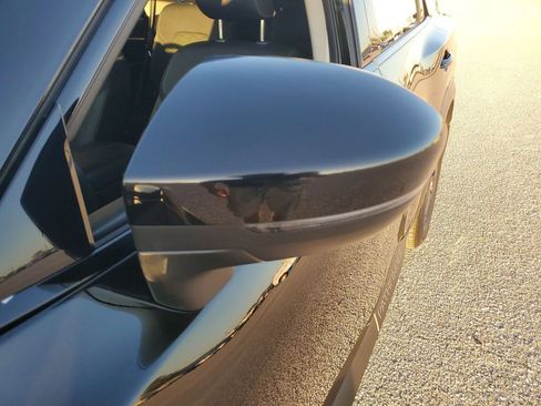 Used 2022 Nissan Pathfinder SV w/ SV Premium Package image 21