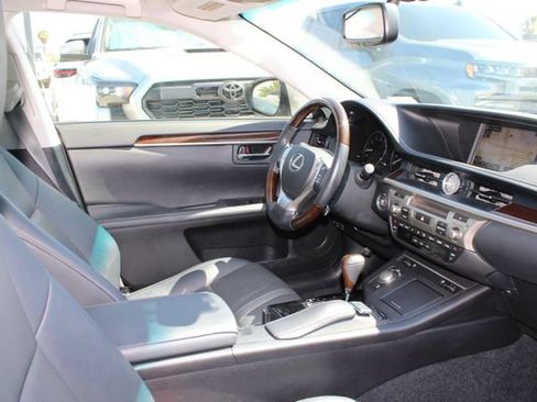 Used 2015 Lexus ES 350 w/ Premium Package FWD image 5
