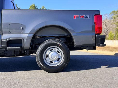 New 2026 Ford F250 XL w/ FX4 Off-Road Package AWD/4WD image 6