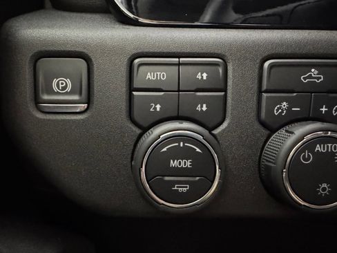 Used 2026 Chevrolet Silverado 1500 LT w/ Z71 Off-Road Package AWD/4WD image 25