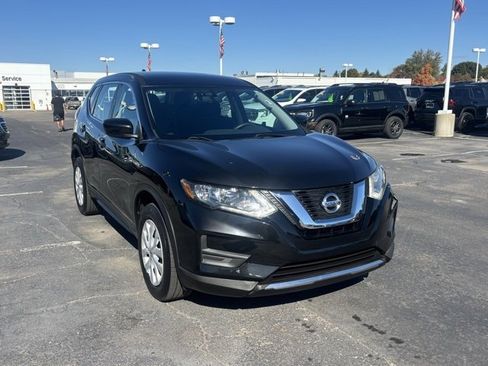 Used 2017 Nissan Rogue S image 3