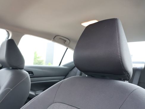 Used 2024 Nissan Altima 2.5 SV FWD image 14