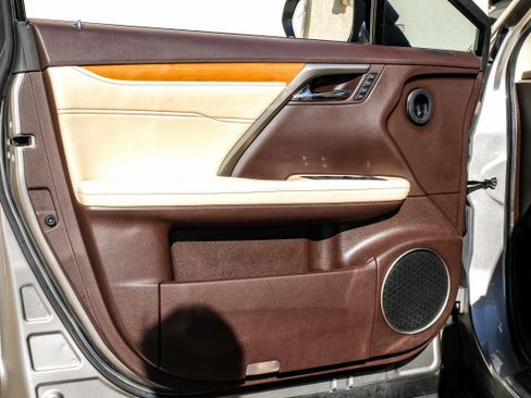 Used 2017 Lexus RX 450h AWD image 41