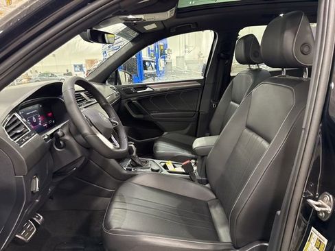 Certified 2024 Volkswagen Tiguan SE R-Line image 15