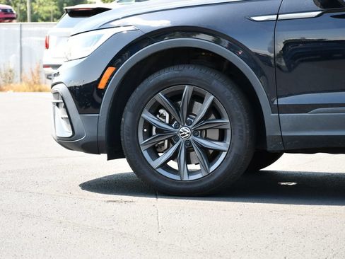 Used 2022 Volkswagen Tiguan SE FWD image 11