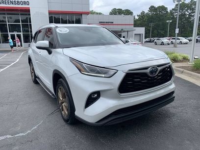 Used 2023 Toyota Highlander Bronze Edition