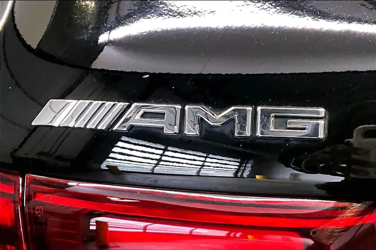 Certified 2025 Mercedes-Benz GLB 35 AMG 4MATIC image 33