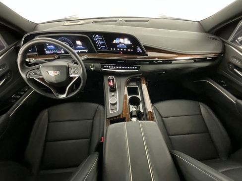 Used 2023 Cadillac Escalade Luxury image 10