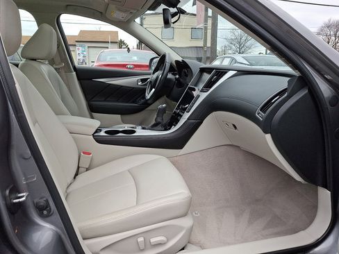 Used 2019 INFINITI Q50 Luxe w/ Essential Package (3.0T Luxe) image 11