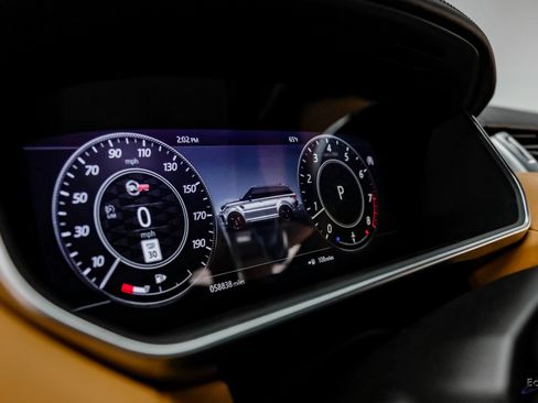 Used 2020 Land Rover Range Rover Sport SVR image 34