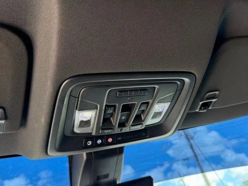Used 2019 GMC Sierra 1500 AT4 w/ AT4 Premium Package AWD/4WD image 16