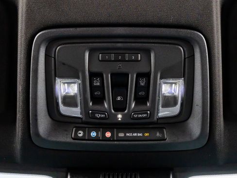 Used 2022 Chevrolet Silverado 1500 ZR2 w/ Technology Package image 29