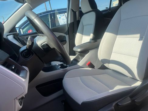 Used 2024 GMC Terrain SLE FWD image 8