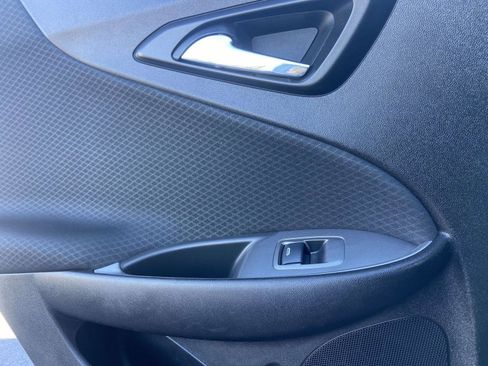 Used 2025 Chevrolet Malibu LT image 16