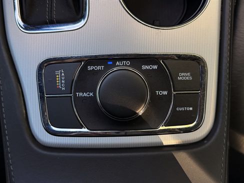 Used 2018 Jeep Grand Cherokee SRT AWD/4WD image 17